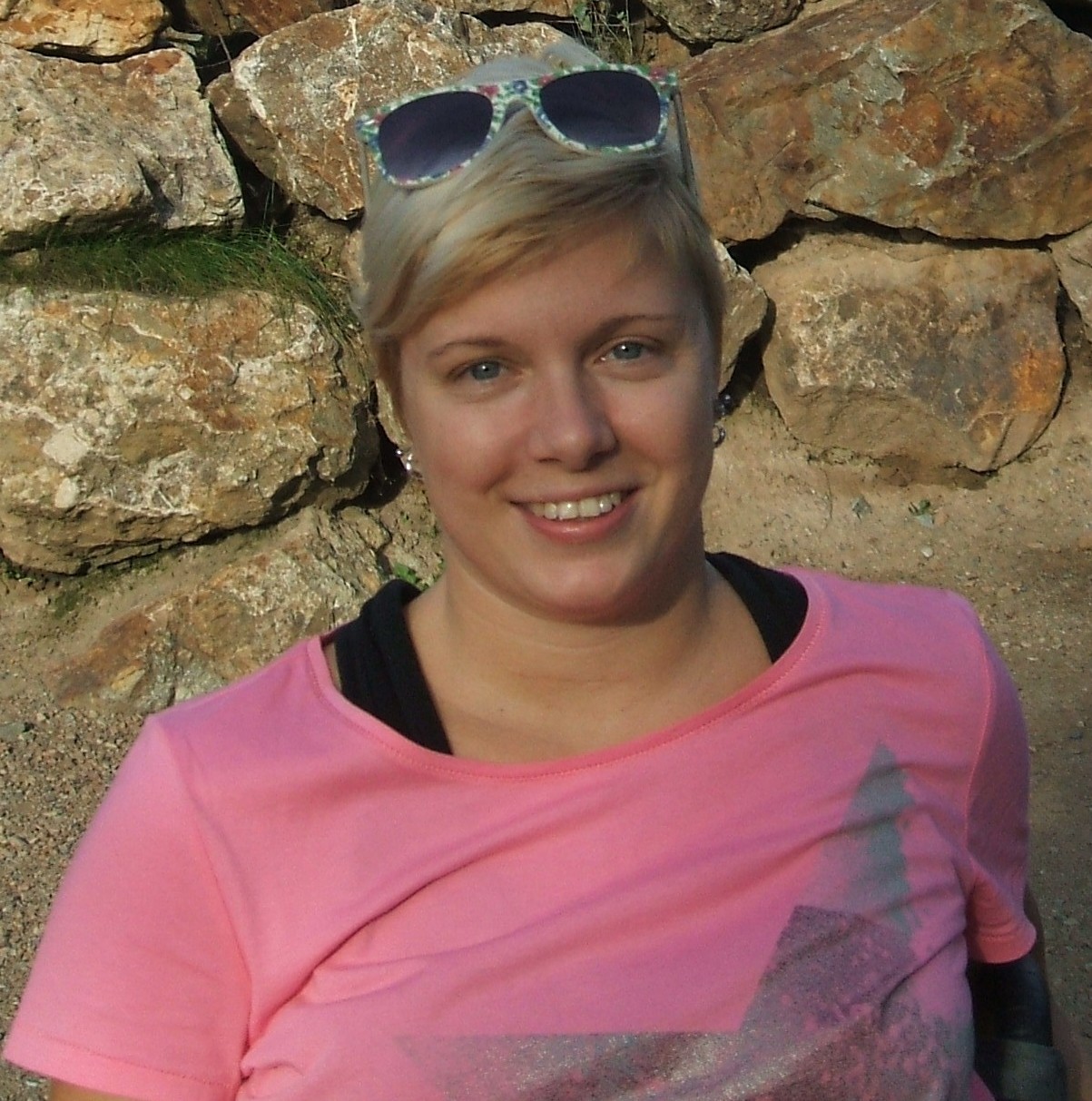 
                    Martina Henrichová
                
